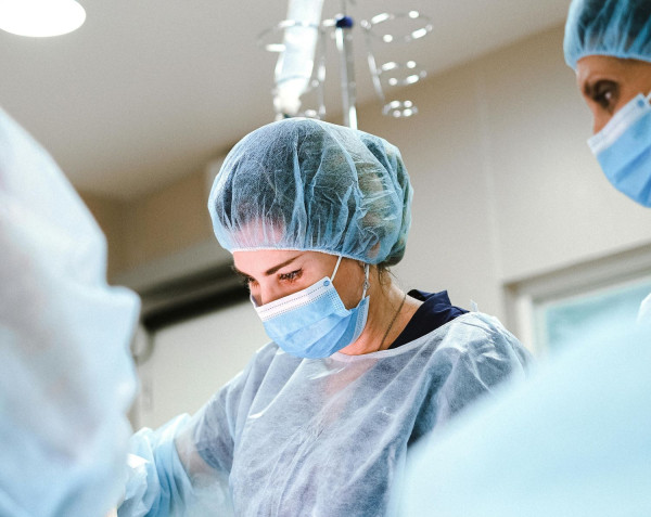 Η μικροχειρουργική στην αντιμετώπιση του συνδρόμου νευρινώματος Mortons στο πέλμα
