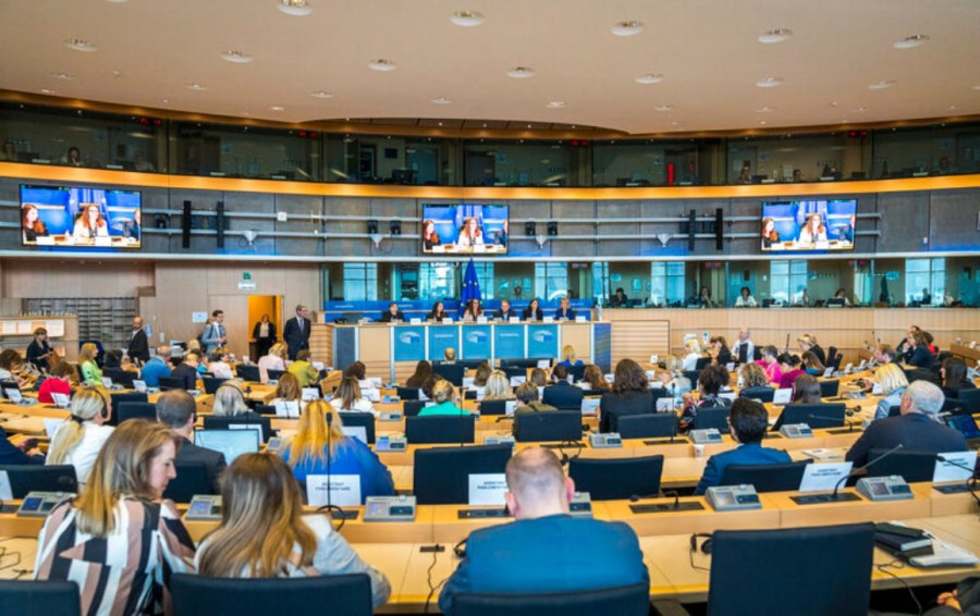 Κύπρος: Αντιπροσωπεία του ΕΚ για το μεταπολεμικό τραύμα γυναικών και κοριτσιών