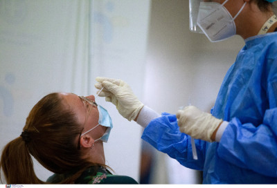 «Φρένο» στα μέτρα για τα rapid test, πρόβλημα η τιμή των 10 ευρώ λέει η ΠΟΣΙΠΥ