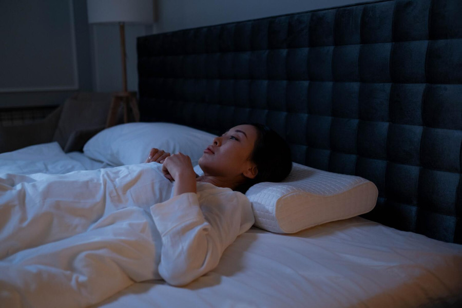 Εμμηνόπαυση και διαταραχές ύπνου: 6+2 συμβουλές για να κοιμηθείτε καλύτερα