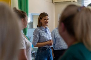 Επίσκεψη της Ειρήνης Αγαπηδάκη στη Δράμα: Εγκαίνια του Κέντρου Υγείας Παρανεστίου και δράσεις των ΚΟΜΥ