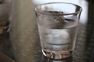 Οι επτά καλύτερες στιγμές μέσα στη μέρα για να πιείτε νερό