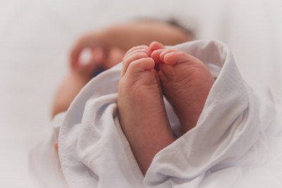 Γεννημένος στις μέρες του κορονοϊού : Οι πρώτες ώρες νεογνού και μητέρας στο Αττικό