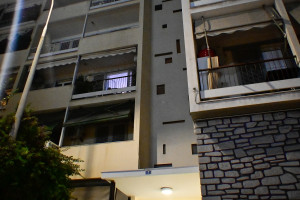 Τραγωδία στα Πατήσια: Κατά των γιατρών φέρεται να ήταν η γυναίκα που βρέθηκε νεκρή με το νεογνό της