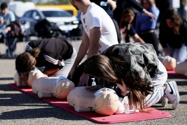 Θεσσαλονίκη: Χιλιάδες μαθητές θα επιχειρήσουν να καταρρίψουν το περσινό ρεκόρ ΚΑΡΠΑ
