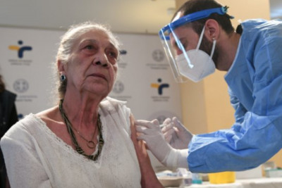 Η ΕΑΔ μεταβαίνει σε γηροκομείο του Βόλου για τις καταγγελίες περί εμβολιασμού εκτός σειράς
