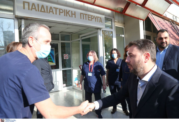 Ανδρουλάκης από το Ιπποκράτειο: «Μια στις τρεις κλινικές στην Κεντρική Μακεδονία κινδυνεύει με αναστολή λειτουργίας»
