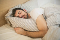 Έρευνα: Ο εκτιμώμενος χρόνος απώλειας ύπνου τις εργάσιμες μέρες