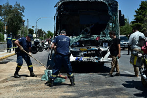 Σοβαρό τροχαίο στη Βούλα με σύγκρουση λεωφορείων του ΟΑΣΑ και 47 τραυματίες - Εικόνες από το σημείο