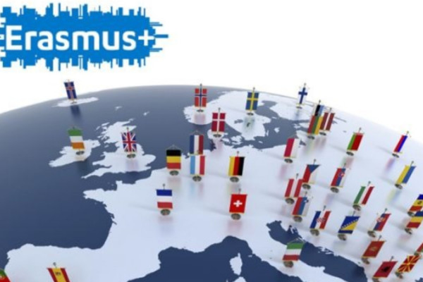 ΕΕ: Δεν θα διακοπεί το πρόγραμμα Erasmus+ του επόμενου ακαδημαϊκού έτους