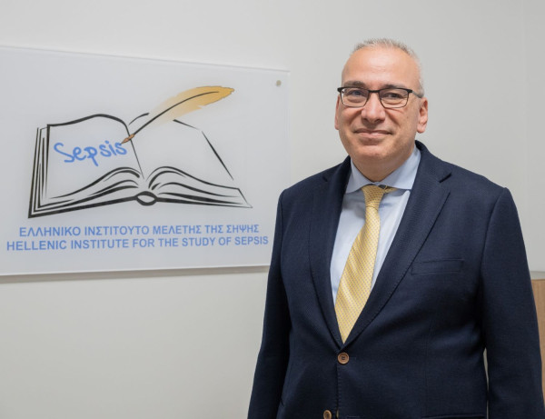 Ο καθηγητής Ευάγγελος Γιαμαρέλλος-Μπουρμπούλης