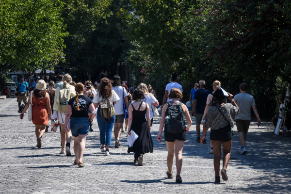 Κορονοϊός Ελλάδα: 33 νέοι θάνατοι με 2.840 κρούσματα