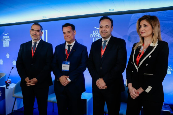 Φόρουμ Δελφών: Πώς η τεχνολογία μπορεί να κλείσει το κενό για την προστασία των νέων