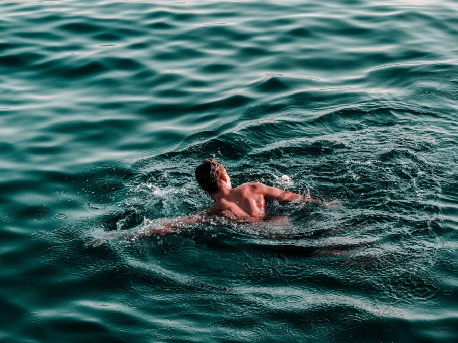 Οστεοαρθρίτιδα και αρθροπλαστική ισχίου: Επιτρέπεται η κολύμβηση;