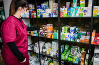 «Καμπανάκι» Φαρμακοποιών για τις ελλείψεις σε σεμαγλουτίδη: Γιατί «αδειάζουν» τα φαρμακεία; Τι συμβαίνει στο εξωτερικό