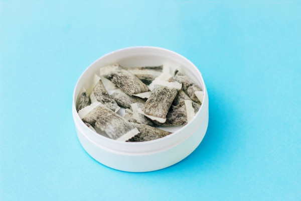 Σακουλάκια νικοτίνης: Σουηδοί ευρωβουλευτές απαιτούν παρέμβαση της ΕΕ μετά την απαγόρευσή τους στη Γαλλία