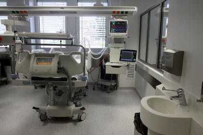 Κορονοϊός: Ετοιμάζουν απόφαση για επίταξη των ΜΕΘ στα ιδιωτικά νοσοκομεία