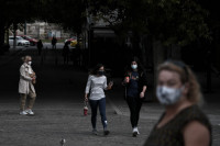 Κορονοϊός Ελλάδα: Σταθεροποιημένα τα κρούσματα συγκριτικά με την περασμένη Τετάρτη