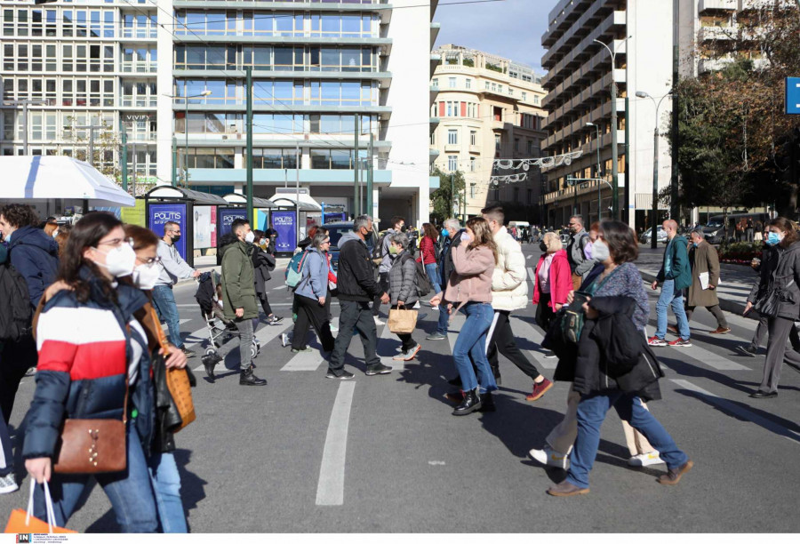 Mειωμένα τα κρούσματα, αυξημένες οι επαναλοιμώξεις, στους 39 οι νεκροί και 240 οι διασωληνωμένοι