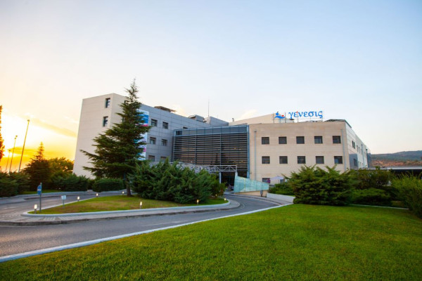 Το εξελιγμένο ρομποτικό σύστημα Da Vinci Xi στην Κλινική Γένεσις, στην Θεσσαλονίκη