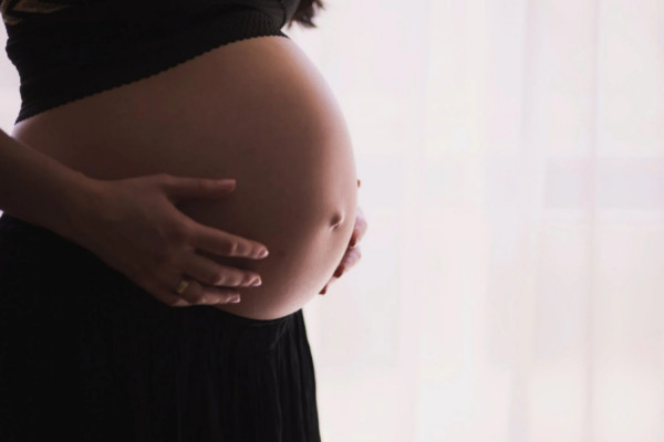 Επιρρεπής σε λοιμώξεις του αναπνευστικού η έγκυος αλλά όχι το έμβρυο