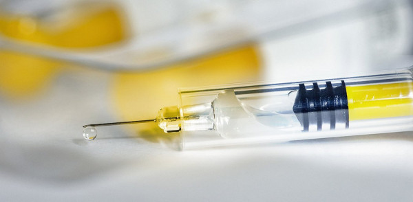 Κορονοϊος: Επιταχύνεται η διαδικασία ανάπτυξης εμβολίου - Τι λέει κορυφαίος λοιμωξιολόγος των ΗΠΑ