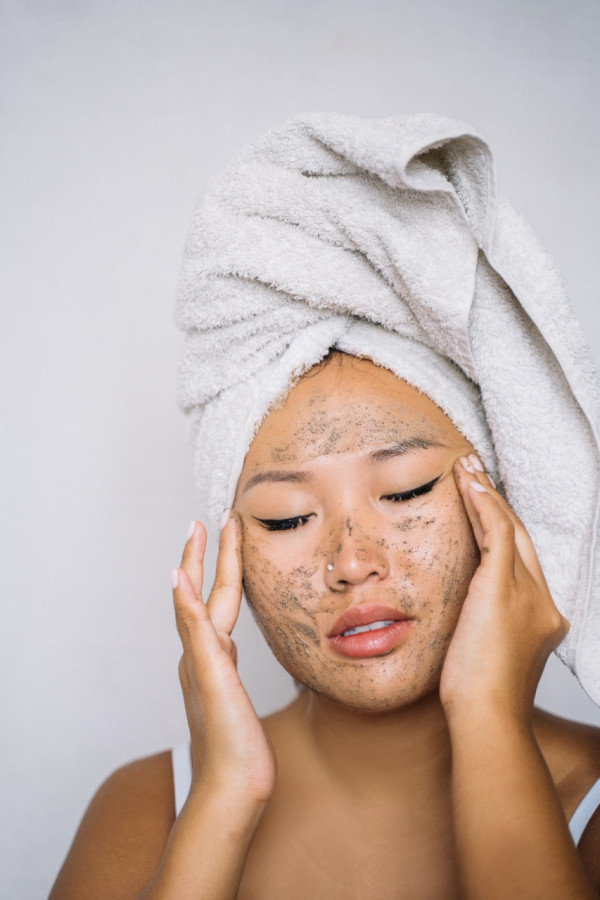 Θαμπό δέρμα: Αυτά είναι τα αίτια - Πως θα το αντιμετωπίσετε