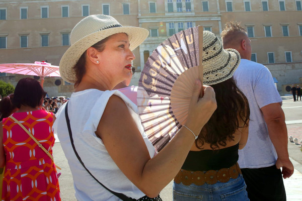 Λουκίδης: Πως μπορούν να προστατευθούν από τον καύσωνα παιδιά, ηλικιωμένοι και ασθενείς