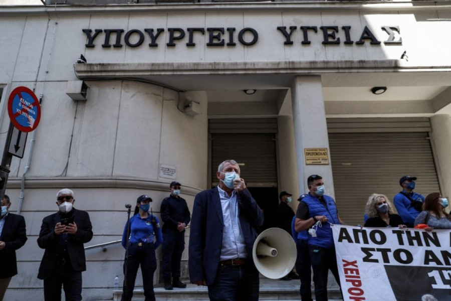 Η ΠΟΕΔΗΝ προειδοποιεί: Δε θα εφαρμόσουμε την υποχρεωτικότητα του εμβολιασμού