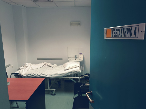 ΨΝΑ: Καταγγελία εργαζομένων για «επικίνδυνες συνθήκες» στις εφημερίες – Ράντζα ακόμη και στα εξεταστήρια