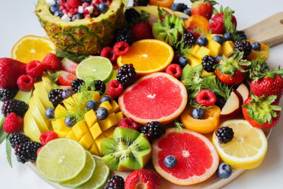 Το φρούτο «της νιότης» που πρέπει να τρώτε καθημερινά