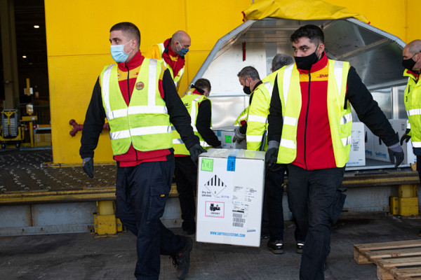 DHL Express : Ξεκίνησε η αερομεταφορά εμβολίων και στην Ελλάδα (pics)