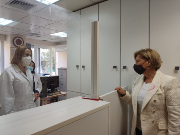 Η Αναπληρώτρια Υπουργός Υγείας Μίνα Γκάγκα στο Γενικό Αντικαρκινικό- Ογκολογικό Νοσοκομείο Αθηνών «Άγιος Σάββας»