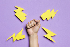 Μην λογοκρίνεστε! Το βρίσιμο βελτιώνει τις επιδόσεις σύμφωνα με έρευνα