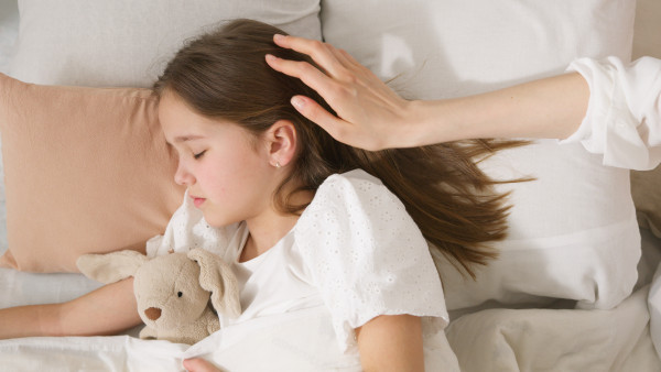 «Καμπανάκι» ΠΟΥ για έξαρση ιλαράς στα παιδιά - Αυτά είναι τα συμπτώματα