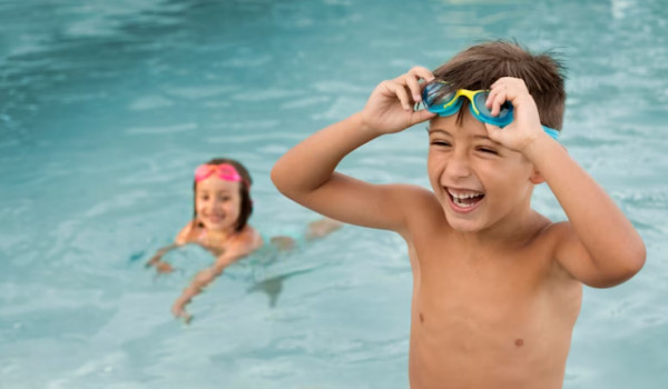 Έτσι θα προστατέψετε τα μάτια σας κατά την κολύμβηση - 5 «χρυσές» συμβουλές από ειδικό