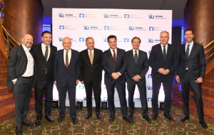 ΠΕΦ-Τρύφων: «Ζήτημα εθνικής και κοινωνικής ασφάλειας η παραγωγή και η επάρκεια φαρμάκου»