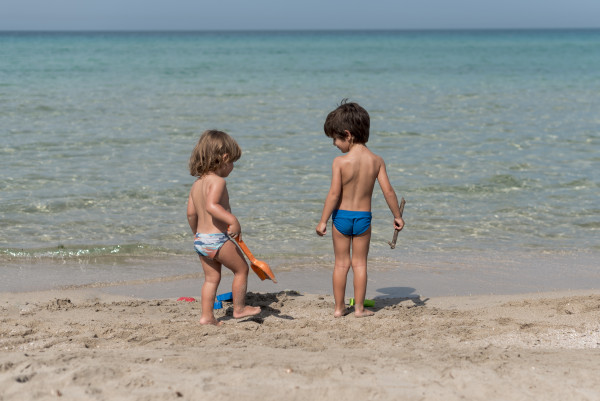 Πώς να προστατέψετε τα παιδιά σας στην θάλασσα, sos οδηγίες από τον ΙΣΑ