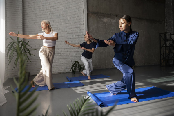 Tai chi: Η άσκηση που μπορεί να μειώσει τον πόνο και να ενισχύσει οστά, ύπνο και ψυχική υγεία
