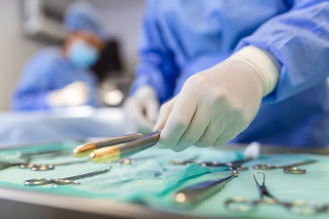 Λιποίδημα: Η λιποαναρρόφηση μειώνει σημαντικά τον πόνο σε σχέση με τη συντηρητική θεραπεία