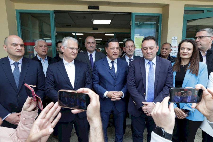 Ξενάγηση Γεωργιάδη στο Κέντρο Υγείας Μεγαλόπολης και στο Γ. Ν. Τρίπολης