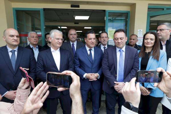 Ξενάγηση Γεωργιάδη στο Κέντρο Υγείας Μεγαλόπολης και στο Γ. Ν. Τρίπολης