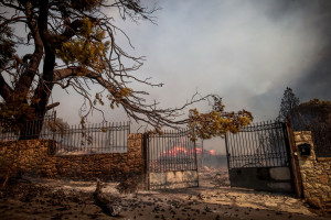 Βασιλακόπουλος: Μάσκες και γυαλιά προστατεύουν από τα αιωρούμενα σωματίδια στην ατμόσφαιρα