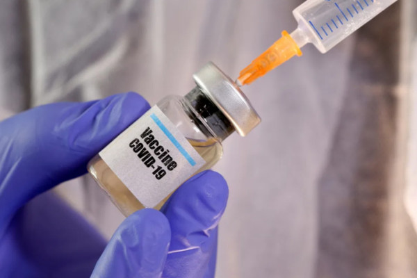 COVID-19: Τον Ιούλιο θα ξεκινήσει η τρίτη φάση δοκιμών του εμβολίου της Moderna