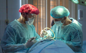 Σύγχρονες τεχνικές που φέρνουν επανάσταση στην αισθητική πλαστική χειρουργική