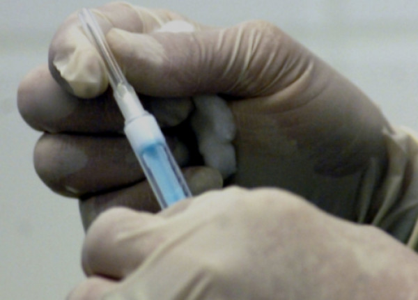 Ο ΠΟΥ εγγυάται για την ασφάλεια του εμβολίου κατά του κορονοϊού