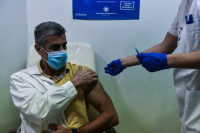 Πλεύρης: «Φρένο» στα σενάρια υποχρεωτικού εμβολιασμού στους άνω των 50