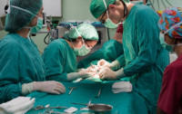 H ΕΙΝΑΠ ζήτησε τη σταδιακή λειτουργία των τακτικών χειρουργείων και μερικών ιατρείων