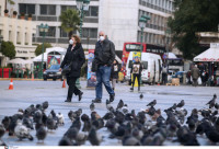 Πάνω από 32.600 κρούσματα σήμερα, 80 νεκροί, 640 διασωληνωμένοι