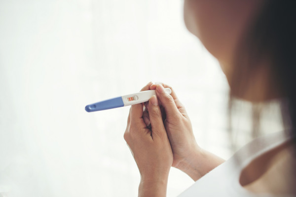 Αντικαρκινικό φάρμακο φαίνεται να αποκαθιστά τη γονιμότητα σε γυναίκες με πρόωρη ωοθηκική ανεπάρκεια